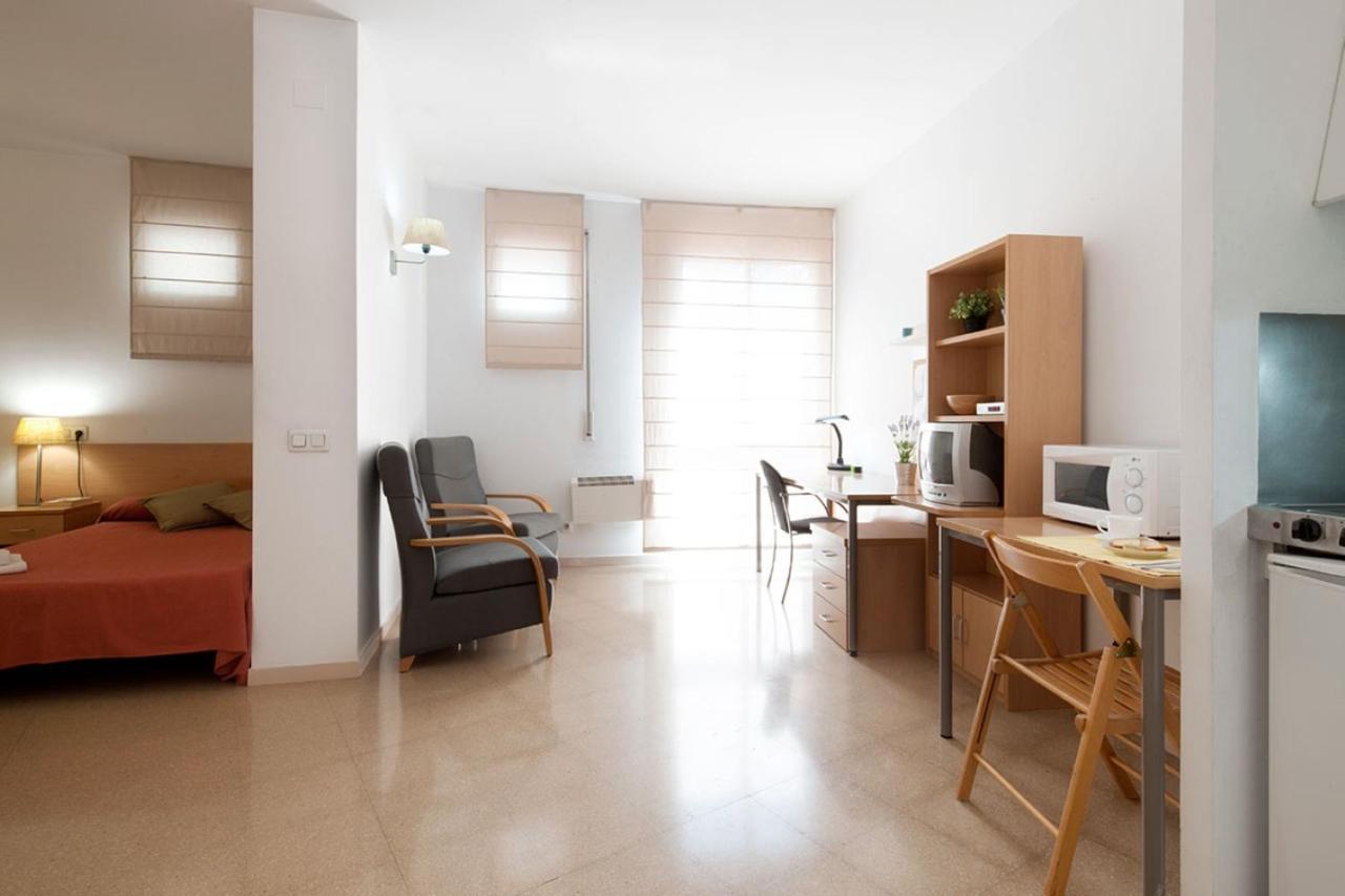 Residencia Universitaria Resa Francesc Giralt I Serra Terrassa Dış mekan fotoğraf