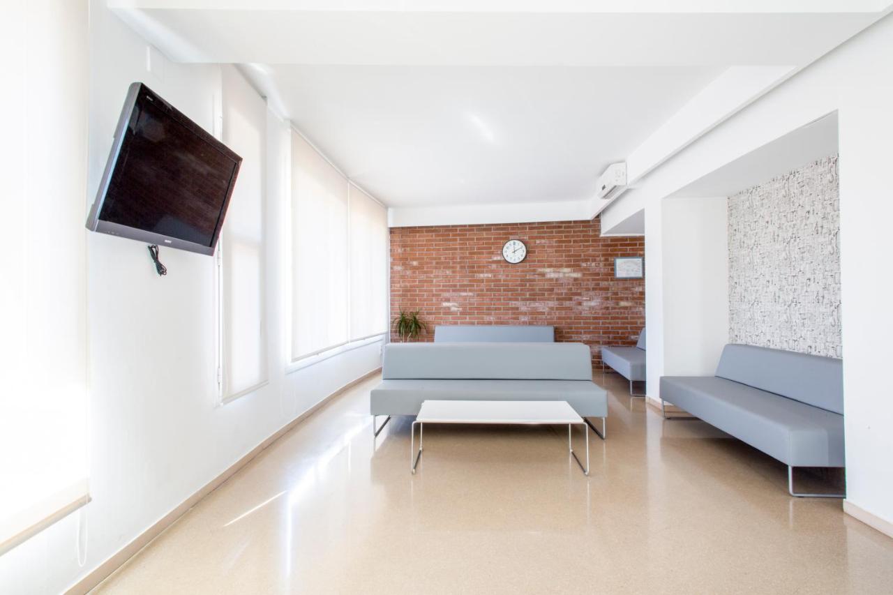Residencia Universitaria Resa Francesc Giralt I Serra Terrassa Dış mekan fotoğraf